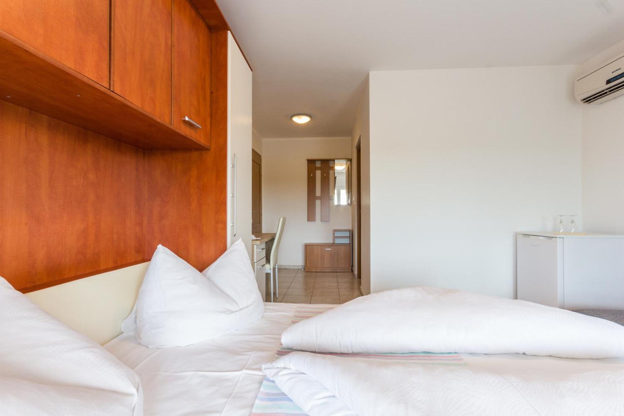 Apartments And Rooms Michaela Fazana Room photo