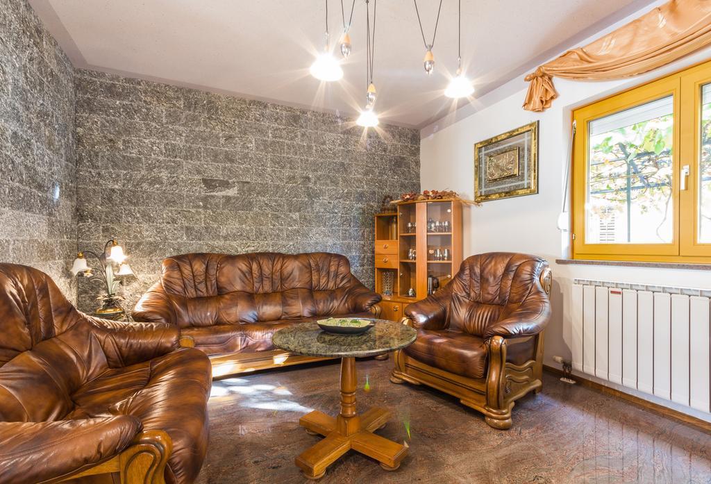 Apartments And Rooms Michaela Fazana Room photo