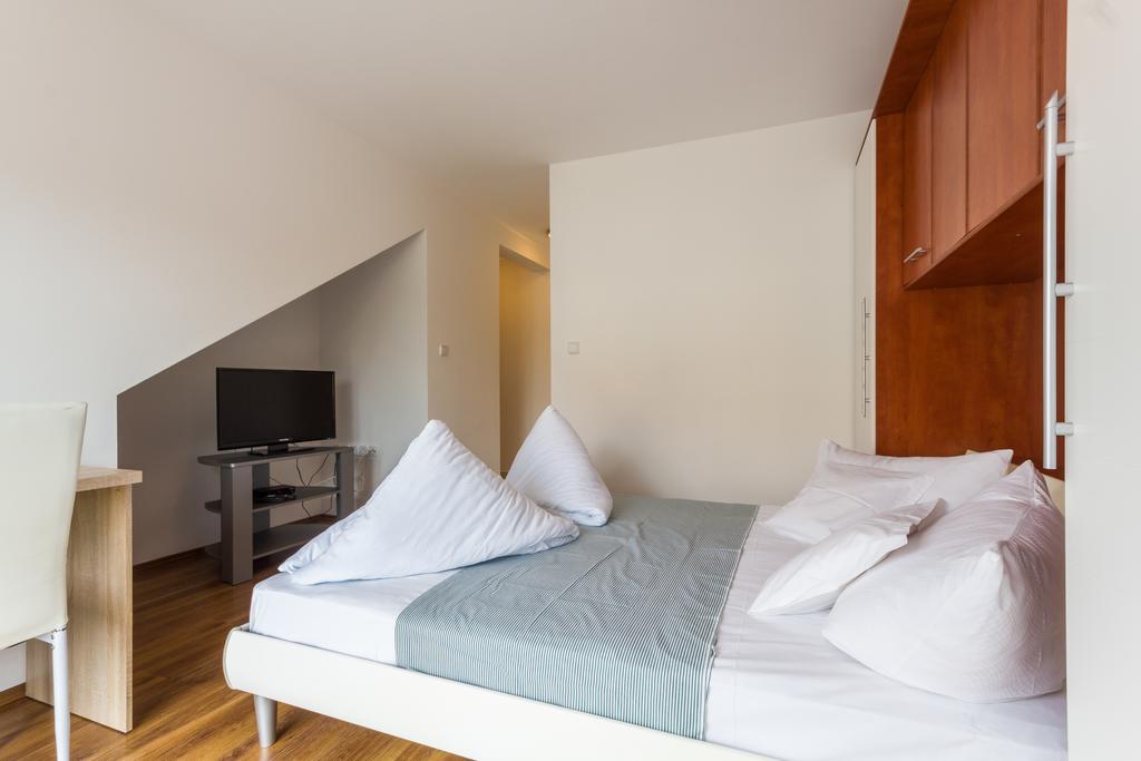Apartments And Rooms Michaela Fazana Room photo